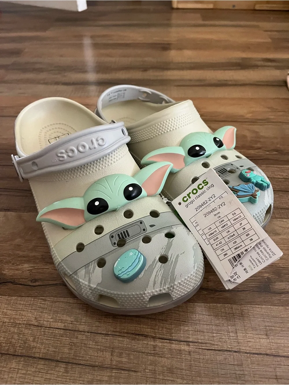 Beige Crocs-Style Clogs with baby yoda Charm - Picture 3 of 4